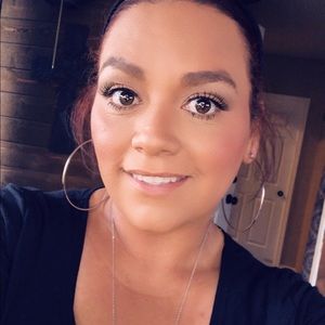 Meet your Posher, Priscilla